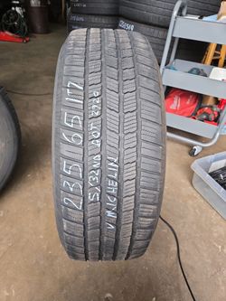 235/65/17 Michelin XLT