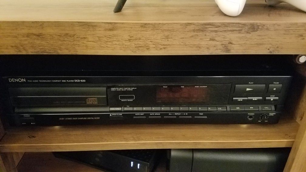 Denon CD player with remote