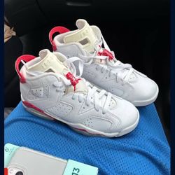 Jordan 6 Retro Red Oreo 