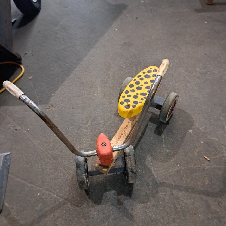 Vintage Playskool Trike Wiggle Wagon Childs Ride On