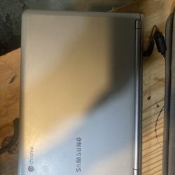 Samsung Chrome Os Laptop An Carrying Case