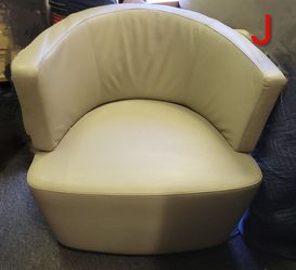 Brand New Swivel Leather Loungers By Coalesse 