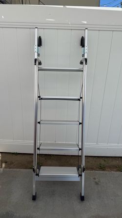 Bunk bed ladder