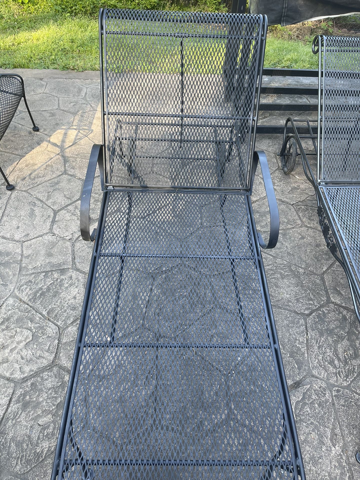 Woodard briarwood wrought iron adjustable chaise lounge hotsell