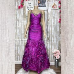Beautiful high quality modern mermaid dress with sweetheart neckline and hood with simulated roses, iridescent stones on the neckline with invisible c