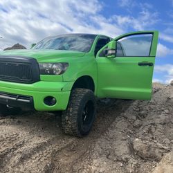 2010 TOYOTA TUNDRA FULLY LOADED