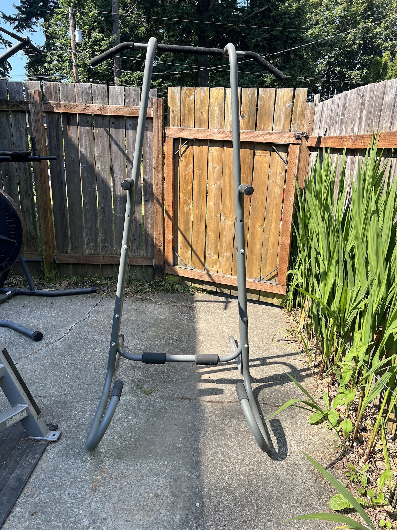 Pull up Stand