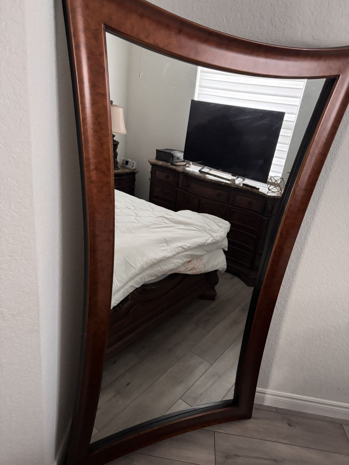 Body Size Mirror