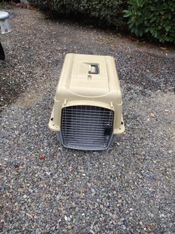 Medium Dog Carrier / Kennel
