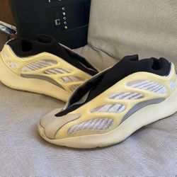 Yeezy Worn  Size 11 Men 