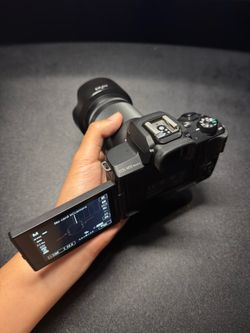 Canon EOS M50 Mark II + EF-M 18-150mm + 15-45mm + Extras | Excellent Condition