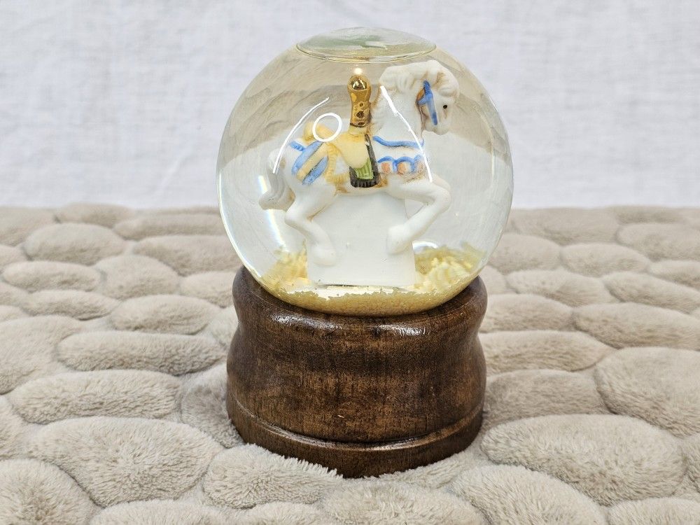 VTG SNOWGLOBE MUSIC BOX CAROUSEL HORSE - UNKNOWN SONG