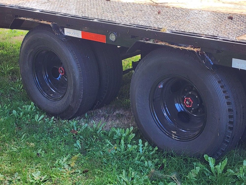 35 Foot Plus 5 Foot Gooseneck Flatbed