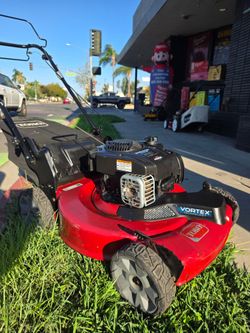 TORO GAS 22"IN RECYCLER SELF PROPELLED LANW MOWER