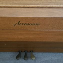 Piano in excellent condition 