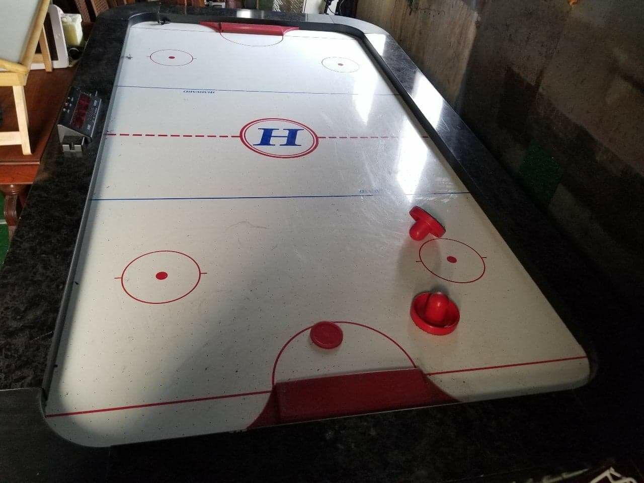 Harvard air hockey table