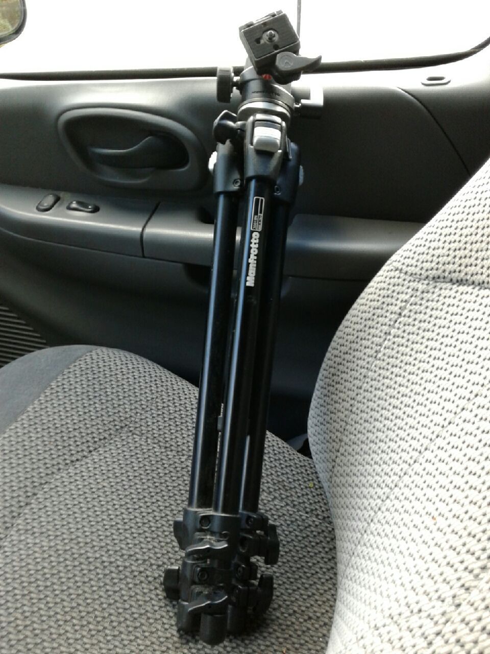 Tripod manfrotto 3001bn