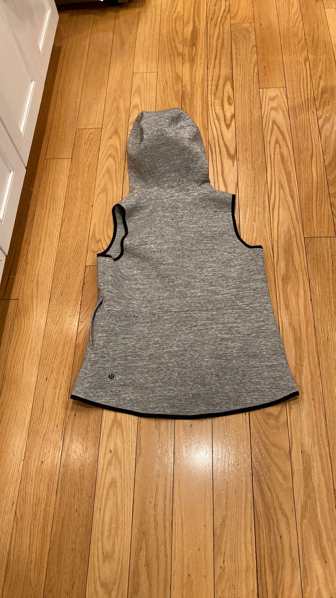 LULULEMON REVERSIBLE WOMENS VEST s MEDIUM
