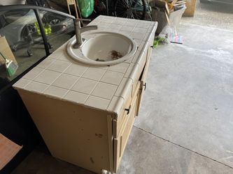 Bathroom vanity