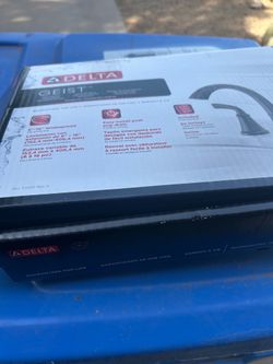 Delta New Black Faucet Open Box Geist Two Handle