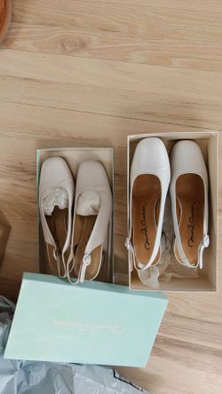 David Aaron Leather Shoes size 8.5 2 pairs, white and cream