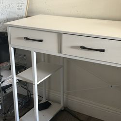 White desk like new