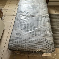 sealy golden elegance twin mattress new!