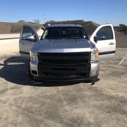 Chevy Silverado 2011 Ext Cab 1500Lt