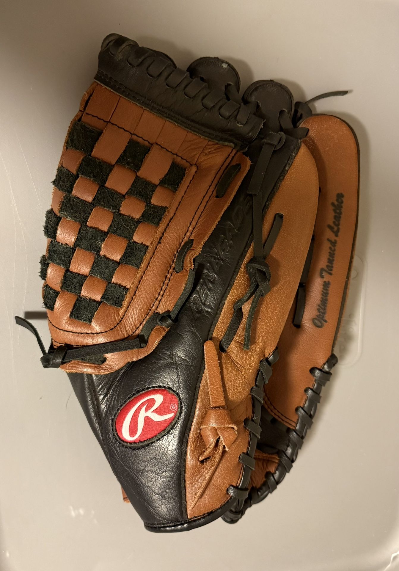 Softball/Baseball Mitt