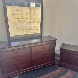 1- cherry brown dresser 6 drawers with 1- nightstanf 2 drawer and mirror set ! great condition !!! 