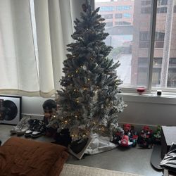 Christmas Tree With Lights 