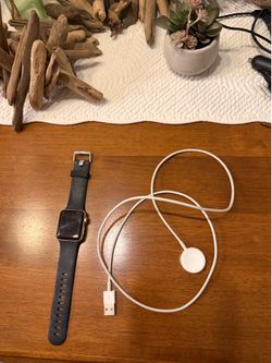 Apple Watch Series 2 + charger