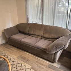 Grey couch (foldout)