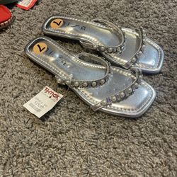 Sandalias 🩴 Para Mujer $5 Talla 7 Nuevas 