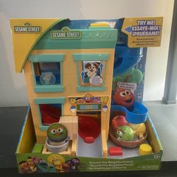 Sesame Street Around The Neighbord Ball Toy