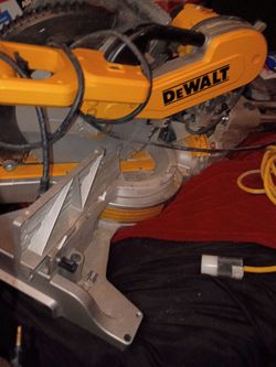 DeWALT DWS780 Miter Saw