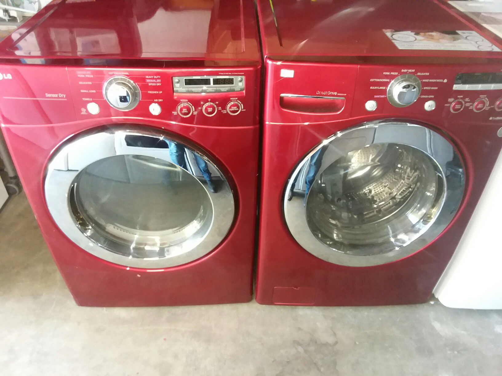 LG front load washer and Gas dryer set $700