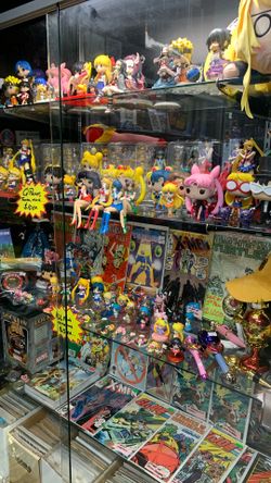 SAILOR MOON COLLECTIBLES 
