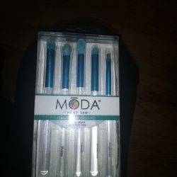moda makeup brushes 