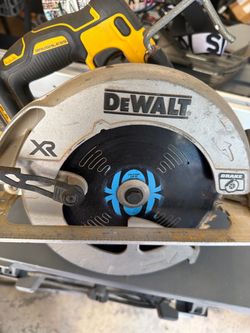 DEWALT DCS574 20V MAX XR 7-1/4" Circular Saw