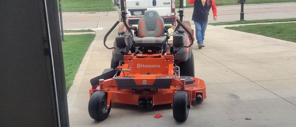 Brand New, Never used Husqvarna Z460 XS. 60-in 23.5-HP Gas Zero-turn Riding Lawn Mower NEVER USED ONCE (WARRANTY REMAINING) Offers Accepted.