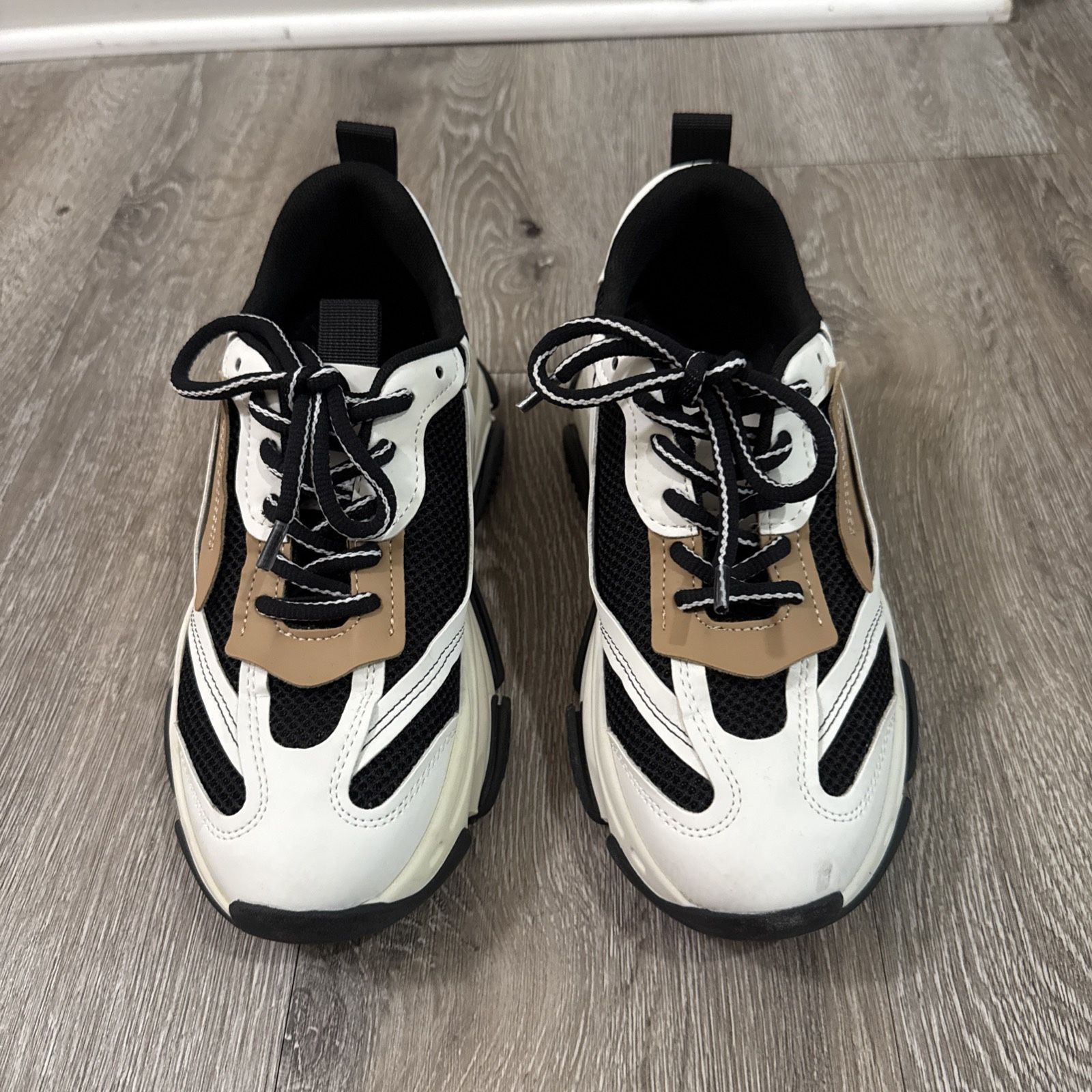 Steve Madden Womens 7W/8.5MPossession Platform Sneakers Black/Tan