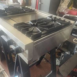 Viking Professional  Gas Stove IAnd Griddle And Ceiling air Vent Sold Together 