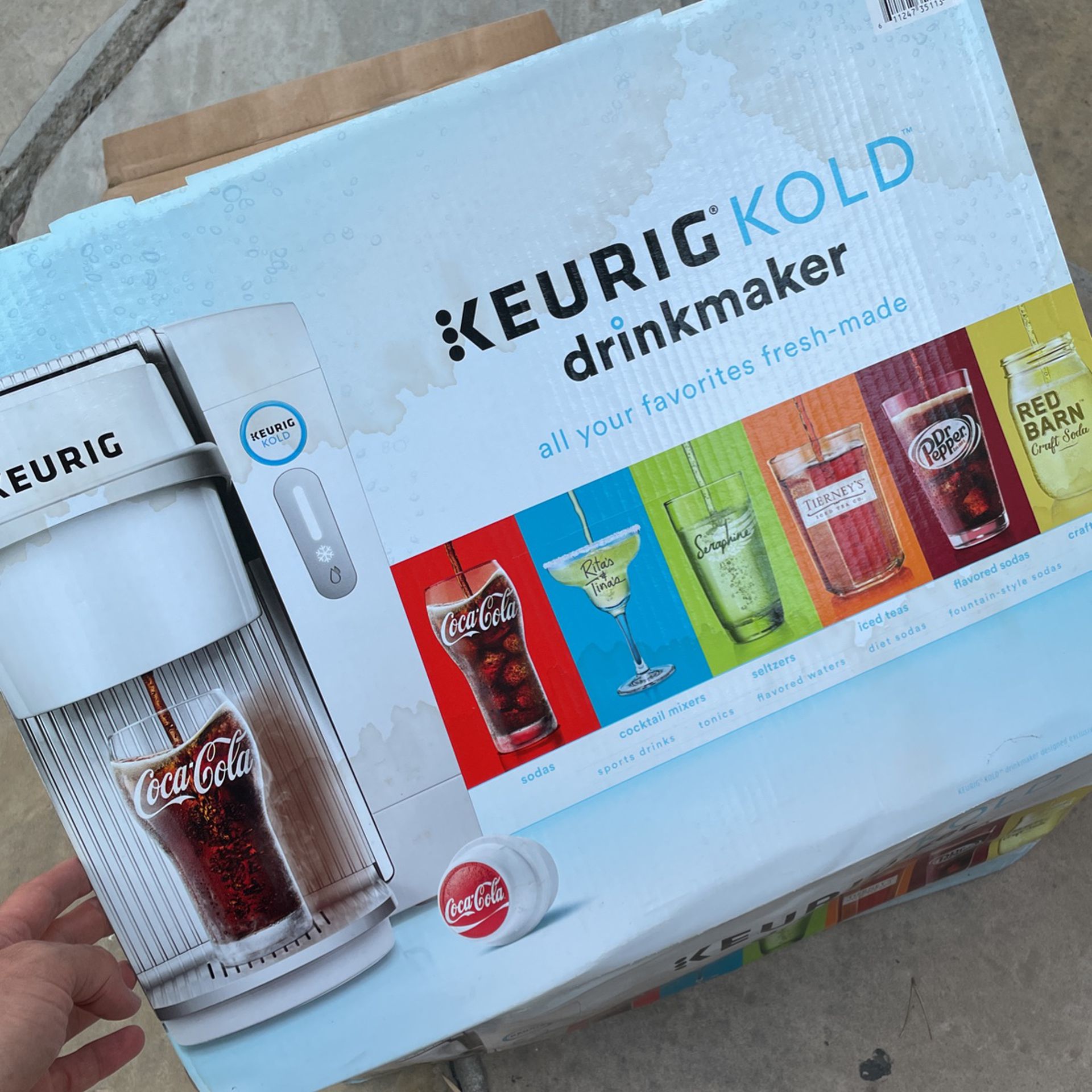 BNIB Keurig Kold Drinkmaker / Soda Fountain / WITH CUPS AND PODS