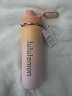 NWT Lululemon Back to Life Sport Bottle 24oz *Straw Lid - Peach Bellini