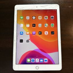 Apple iPad Pro 9.7" 128GB (WiFi) A1673 Silver - Glass Cracked