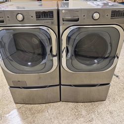 WASHER AND DRYER FRONT LOAD LG