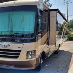 2017 COACHMEN PURSUIT 30FW Class A RV Motorhome, Beautiful Condition, Low Miles, Lot's of Extras!