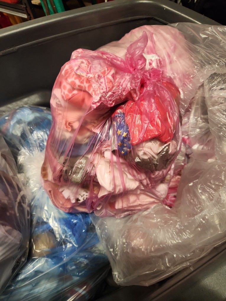 Make An Offer On Bundle Of Clothes (See Description For More Details)