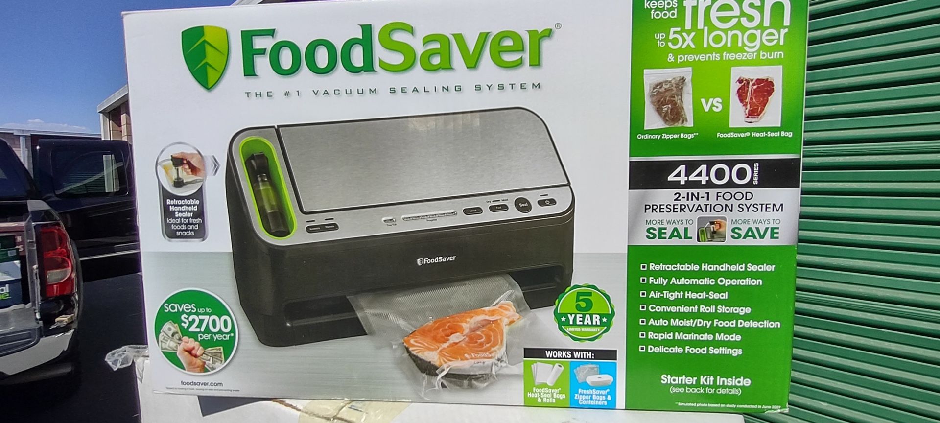Food Saver: Vaccum Packing machine